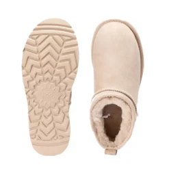 UGG Platform Classic Mini Boots -Jumbo Sale Store 5 85c74d68 d61a 4bee a858 d353d5823108